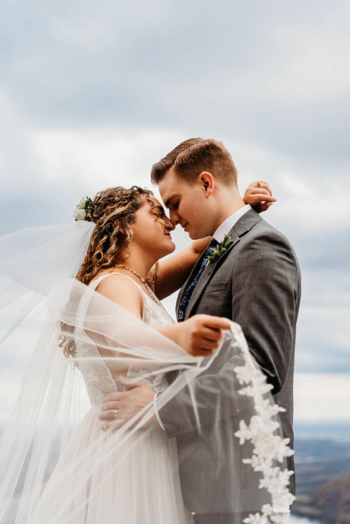 bride and groom photos Chattanooga elopement