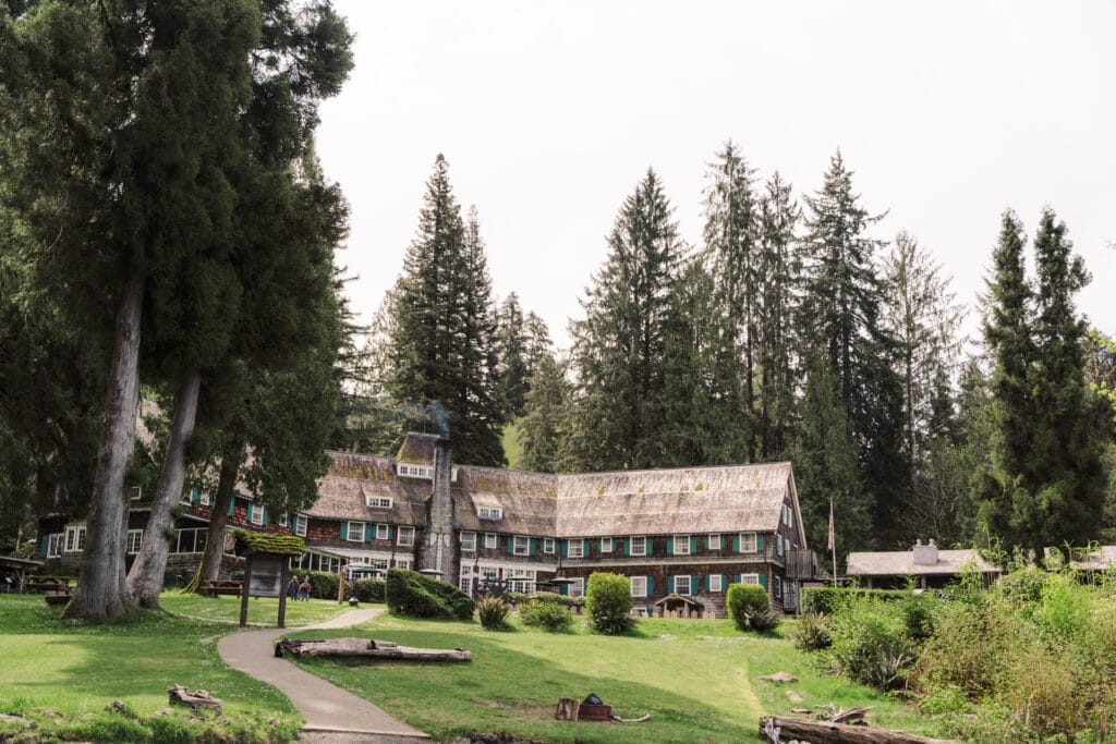 lake quinault lodge venue for elopements