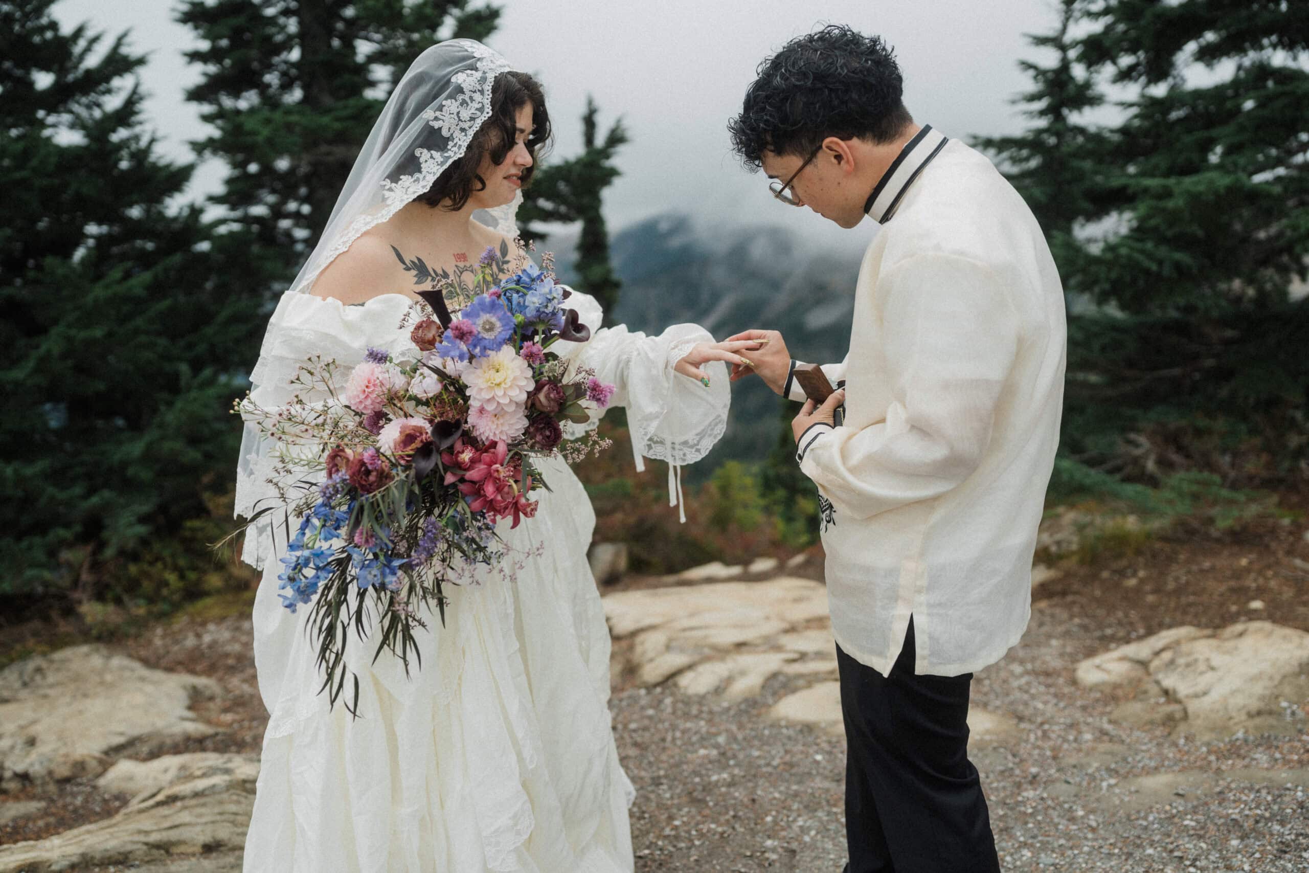 north cascades national park elopement ceremony